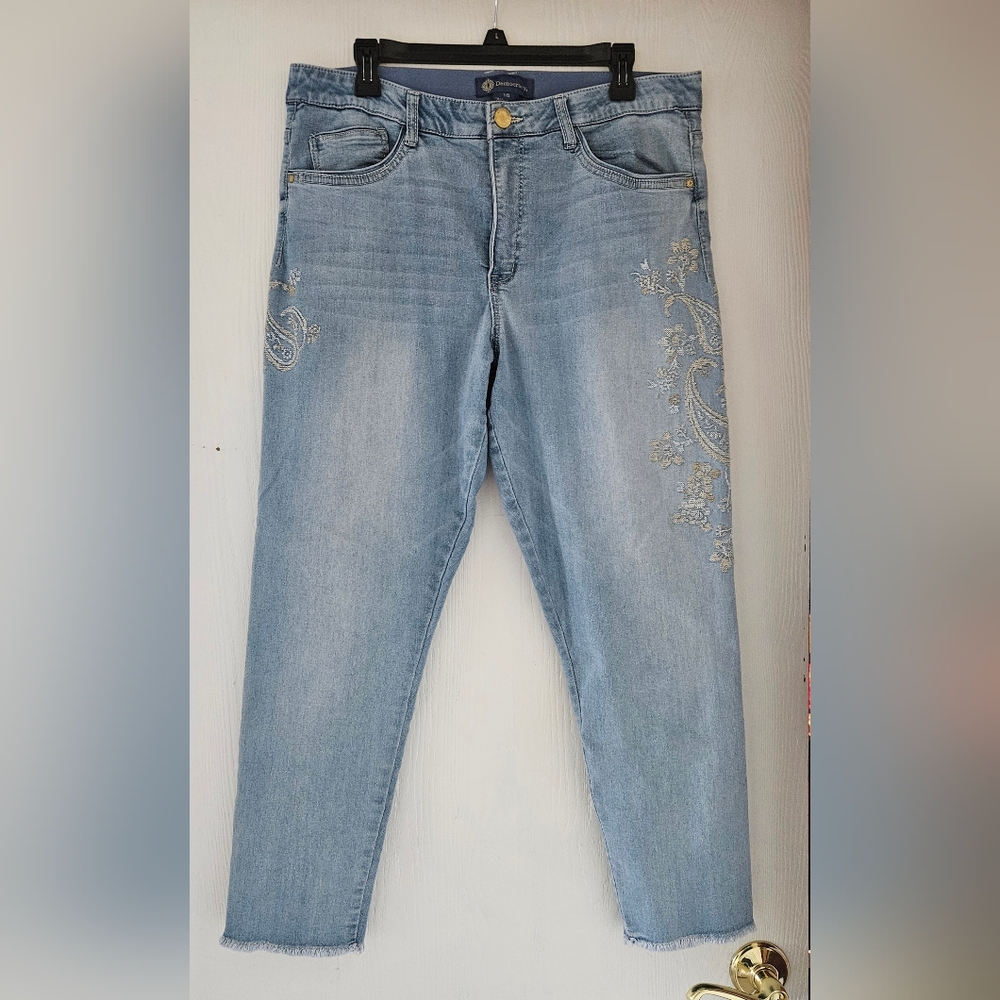 Democracy Light Blue Skinny Jeans with Floral Embroidery